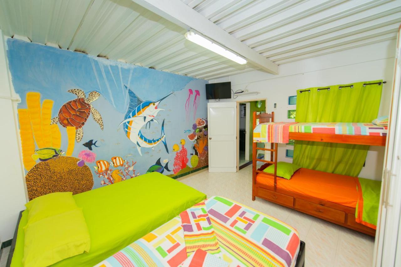 Apartamentos Turisticos El Conquistador San Andrés Eksteriør billede