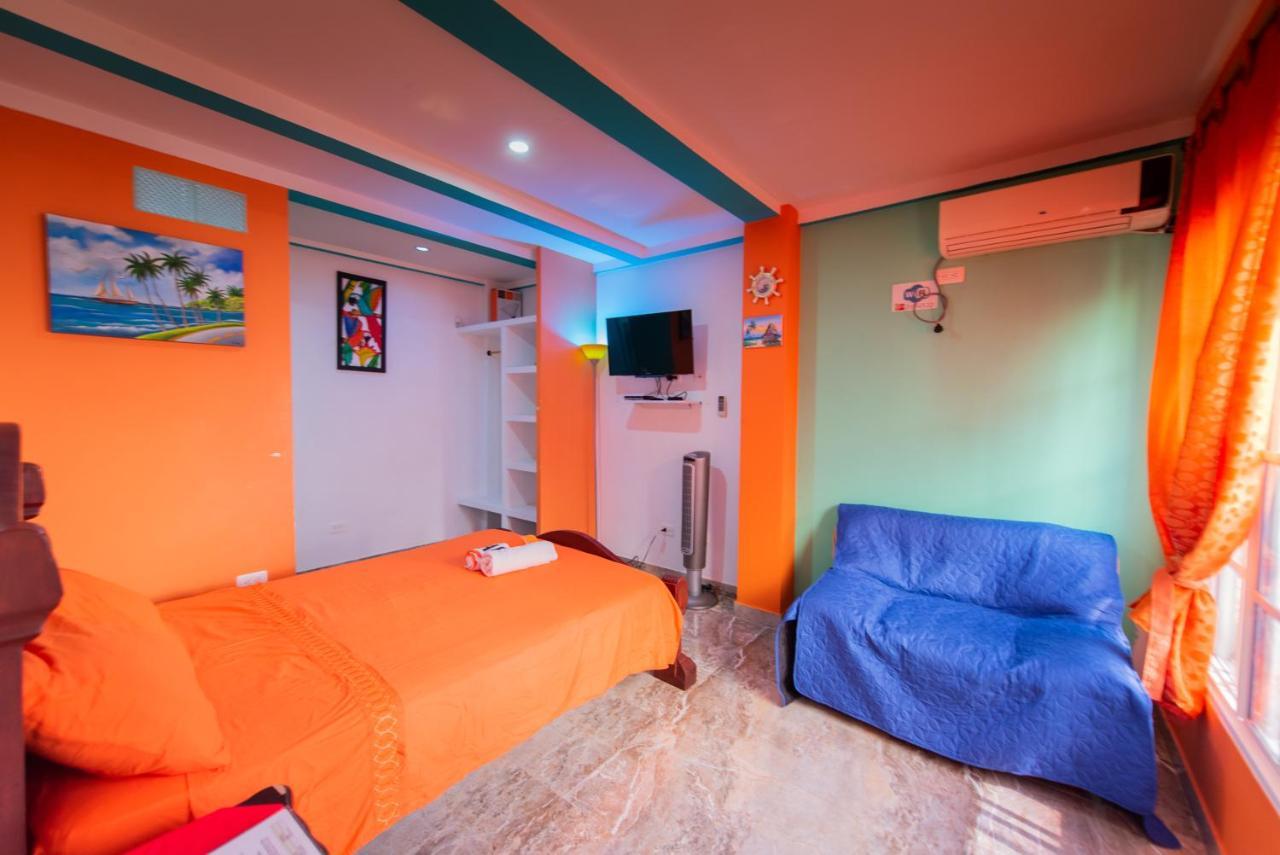 Apartamentos Turisticos El Conquistador San Andrés Eksteriør billede