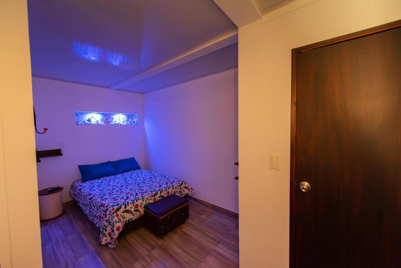 Apartamentos Turisticos El Conquistador San Andrés Eksteriør billede